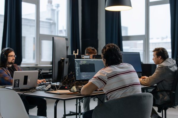 Krypto Ermittler von Lunar Detectives bei einer professionellen Blockchain-Ermittlung